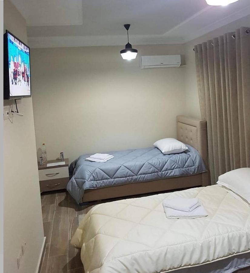 Vila Leo Lux Korce Extérieur photo