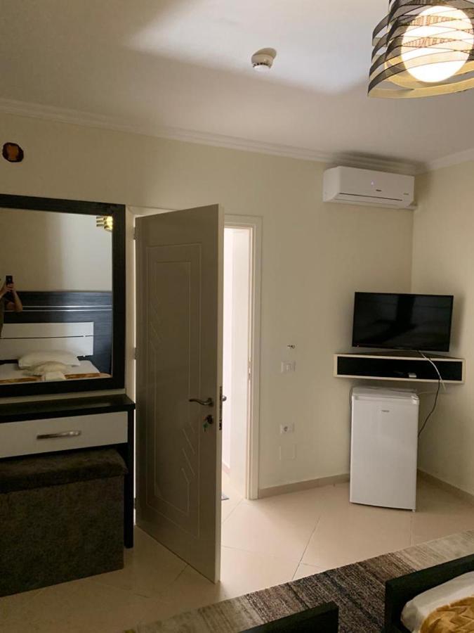 Vila Leo Lux Korce Extérieur photo