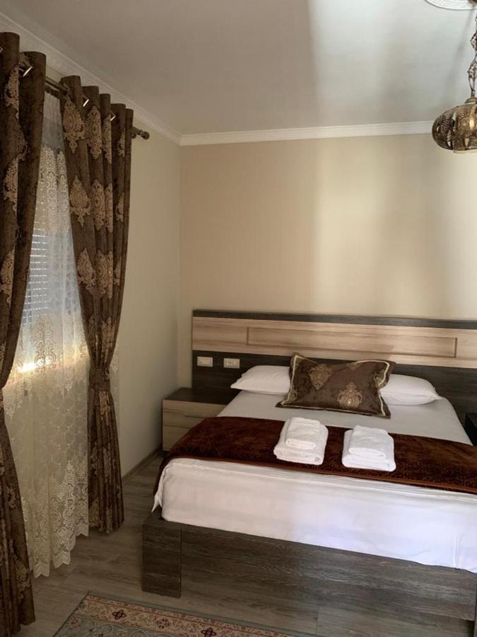 Vila Leo Lux Korce Extérieur photo