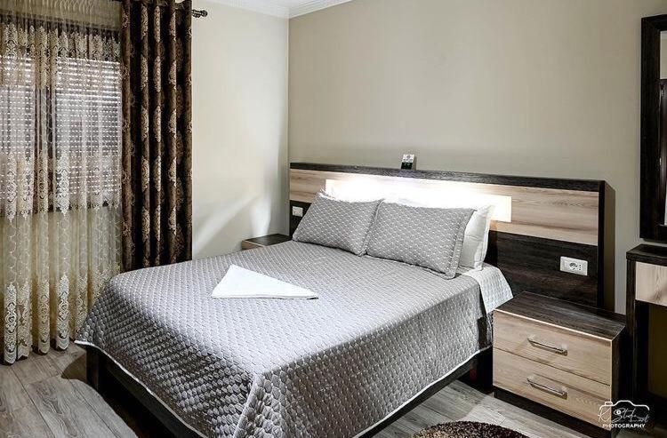 Vila Leo Lux Korce Extérieur photo