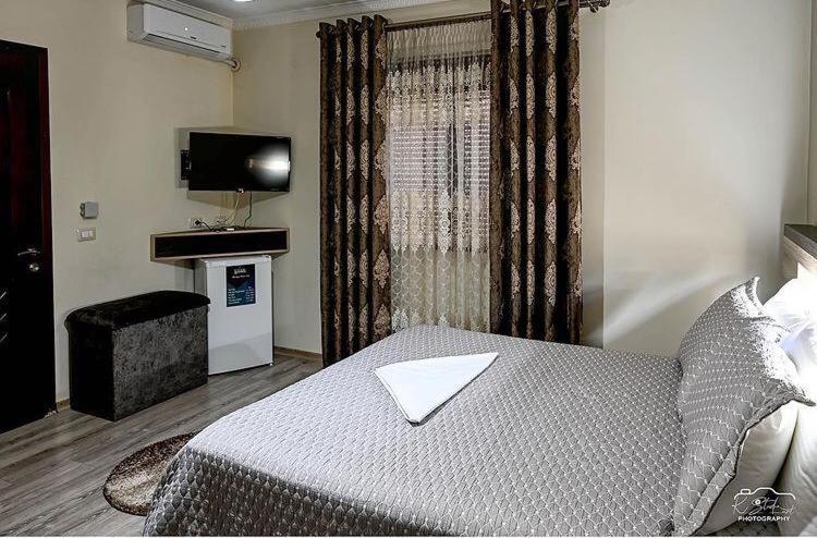 Vila Leo Lux Korce Extérieur photo