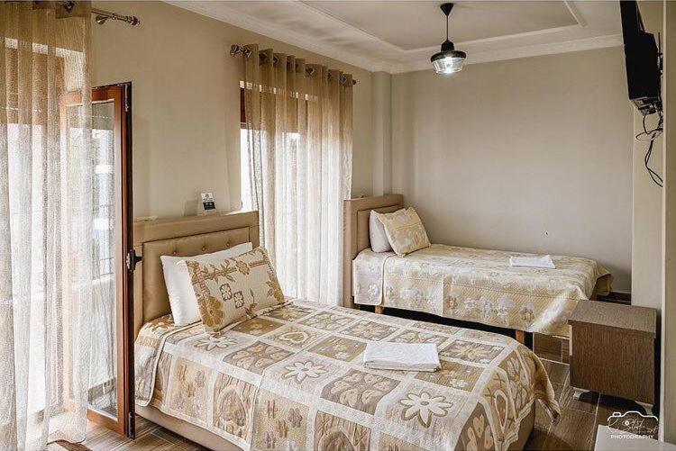 Vila Leo Lux Korce Extérieur photo